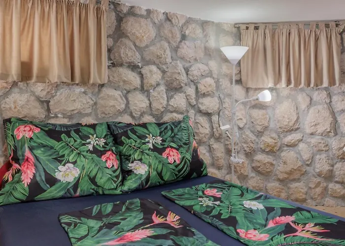 Apartments Tommi