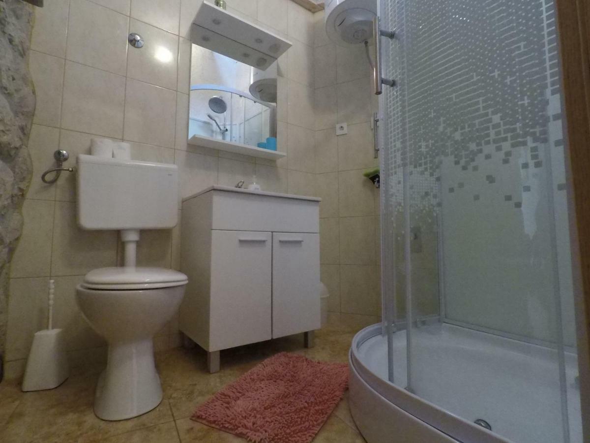 Tommi Apartment *